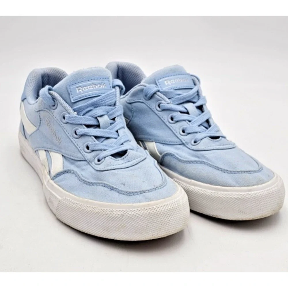 Reebok Women's 8.5 Light Blue Pastel Sneakers Gum Sole Lifestyle Comfort Shoes